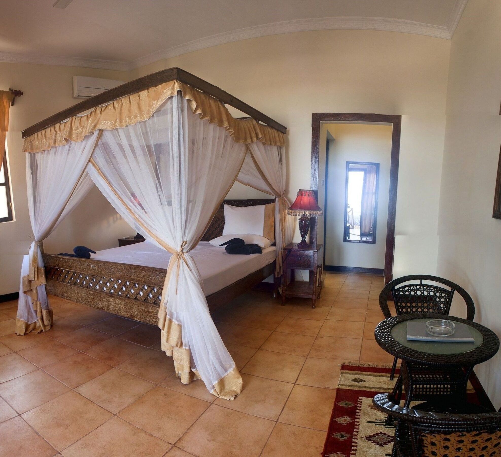 Arabian Nights Suites Hotel 파제 외부 사진